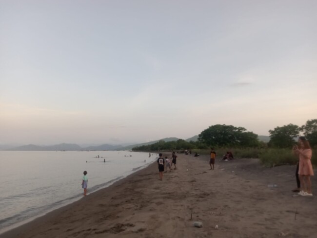 Pantai Marapokot